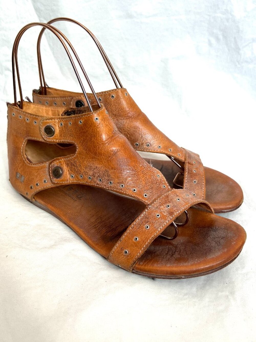 Bed Stu sandals Soto brown leather womens 8 ankle strap zip up flat rivets caged